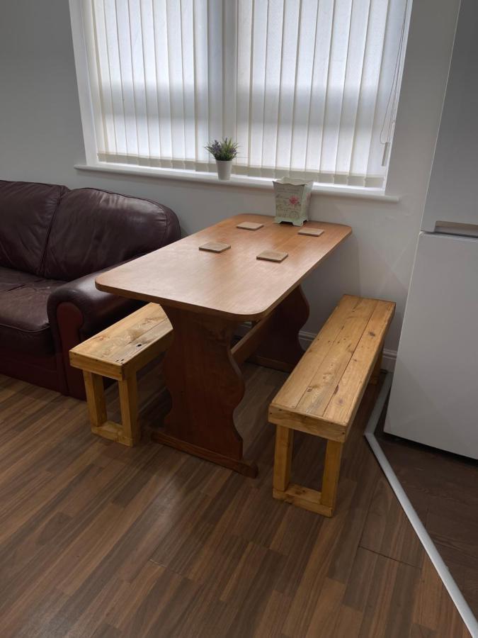 Modern, Quiet, Sleeps 10, Anfield, Tourists, Apartment Liverpool