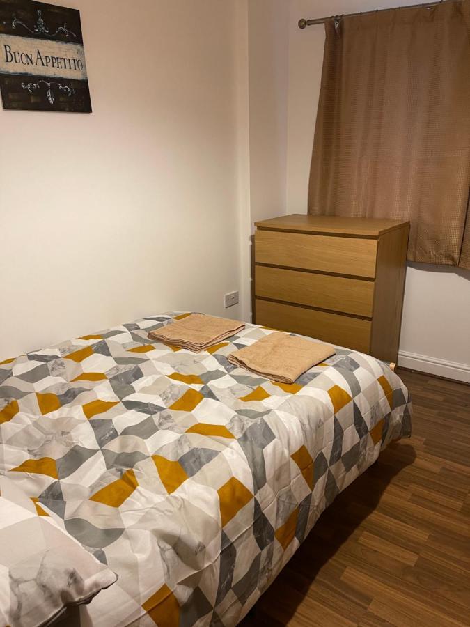 Modern, Quiet, Sleeps 10, Anfield, Tourists,