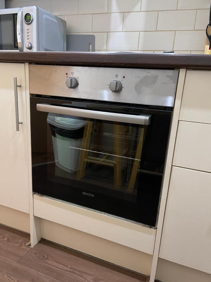 Apartment Modern, Quiet, Sleeps 10, Anfield, Tourists,