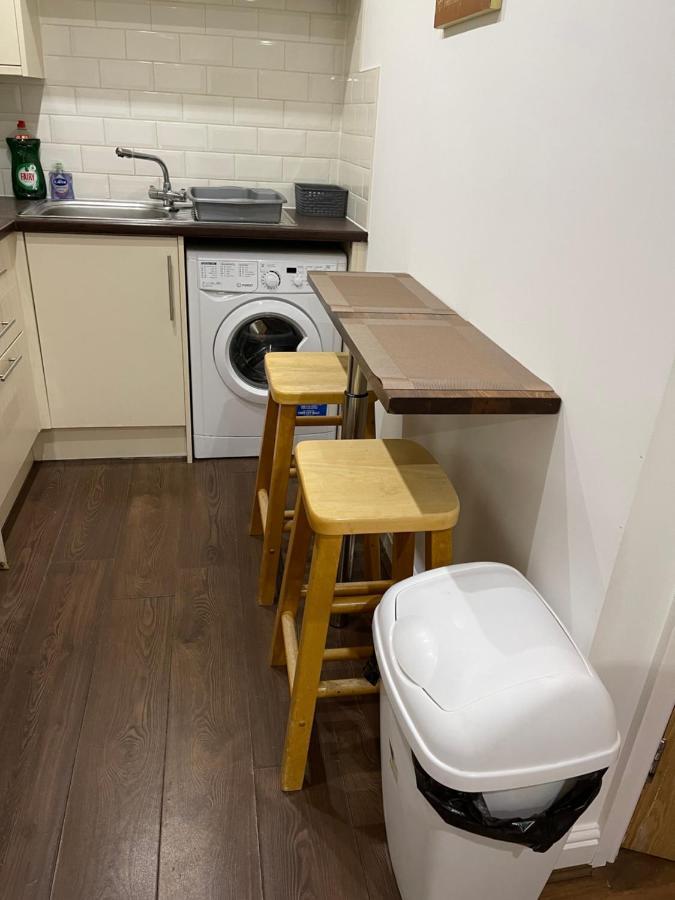 Apartment Modern, Quiet, Sleeps 10, Anfield, Tourists,