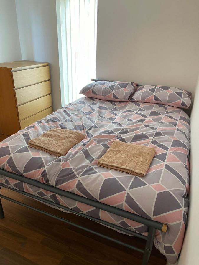 Modern, Quiet, Sleeps 10, Anfield, Tourists, Liverpool
