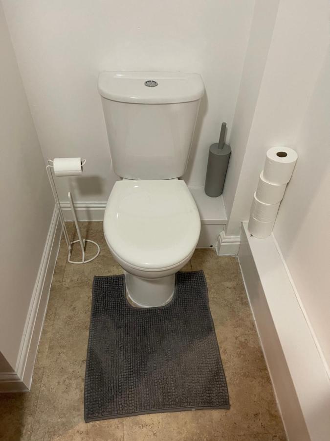 Apartment Modern, Quiet, Sleeps 10, Anfield, Tourists, *