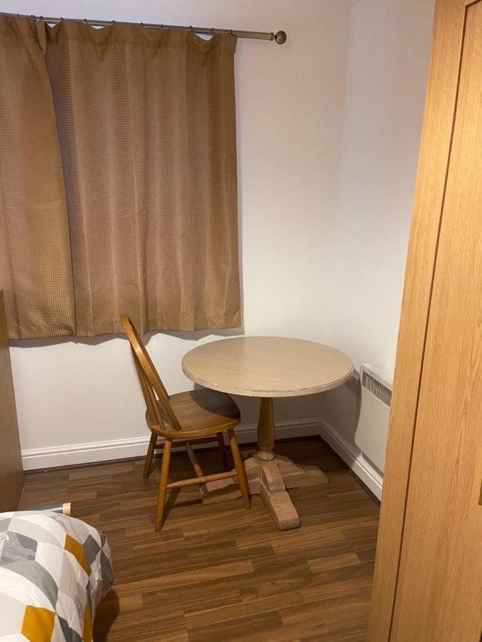 Modern, Quiet, Sleeps 10, Anfield, Tourists, Apartment Liverpool