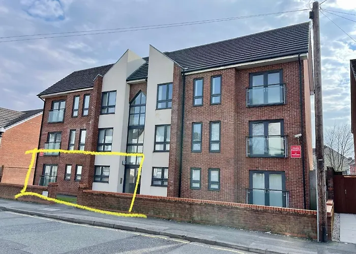 Modern, Quiet, Sleeps 10, Anfield, Tourists, Liverpool