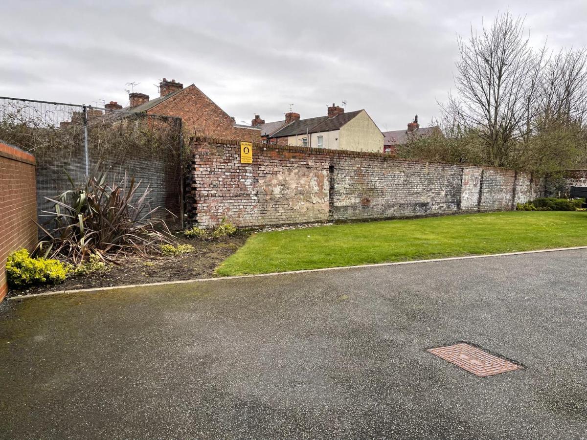 Modern, Quiet, Sleeps 10, Anfield, Tourists,