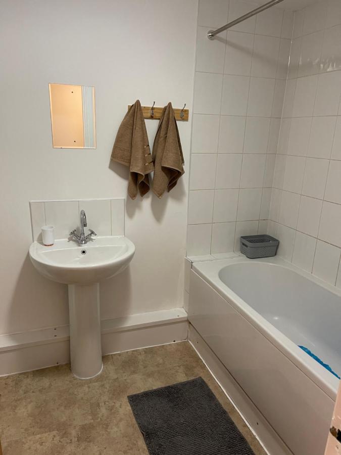 Modern, Quiet, Sleeps 10, Anfield, Tourists, Апартаменты Ливерпуль